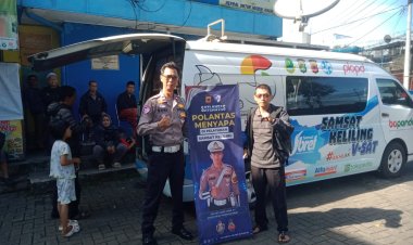 ‎'Polantas Menyapa' Satlantas Polres Sukabumi Aktif Dalam Pelayanan Administrasi Kendaraan di Samsat Cibadak Berjalan Optimal