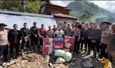 Dari Posko hingga Pintu Rumah, Polri Hadir Pastikan Layanan Kesehatan Warga Terdampak Bencana di Kala Segi Aceh Tengah