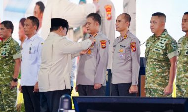 Presiden Prabowo Anugerahkan Tanda Kehormatan kepada Polri atas Dukungan Ketahanan Pangan Nasional