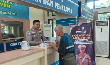 ‎Satlantas Polres Sukabumi Tingkatkan Pelayanan Publik Melalui Program Polantas Menyapa