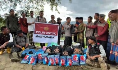 Kapolres Aceh Tengah Terobos Medan Ekstrem, Kembali Salurkan Bantuan ke Kampung Terisolir di Kecamatan Bintang