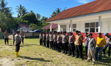 Polri-TNI Terus Lakukan Penanganan Banjir Donggala, Akses Jalan Mulai Dibuka dan Pembersihan Rumah Warga Digencarkan