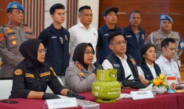 ‎Polres Metro Bekasi Ungkap Praktik Kecurangan Pengoplosan Gas LPG