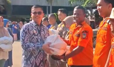 Pemko Langsa Serahkan Bantuan kepada 1.168 Petugas Lapangan