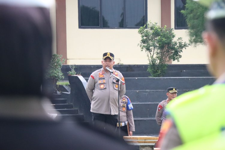 Apel Perdana, Kapolres Way Kanan Ingatkan Personel Hindari Gaya Hidup Hedon dan Tekankan Keteladanan di Tengah Masyarakat