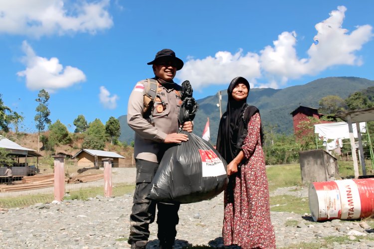 Di Tengah Medan Berat, Kapolres Aceh Barat Tetap Hadir untuk Warga Korban Banjir di Sikundo