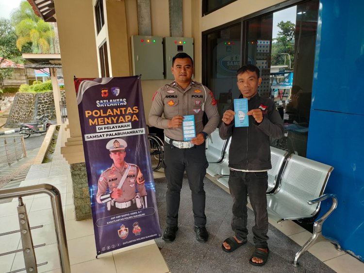 Samsat Cibadak dan Pelabuhan Ratu Berikan Pelayanan Prima Pada Program "Polantas Menyapa"