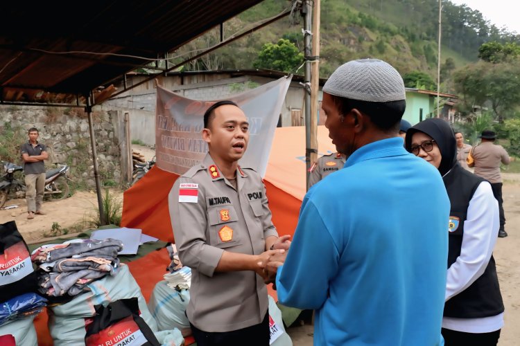 Kapolres Aceh Tengah Bersama Tim Audit Tematik Itwasum Polri Salurkan Bantuan untuk Warga Kala Segi