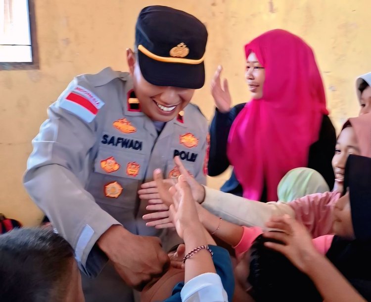 Kapolsek Simpang Jernih Gelar Trauma Helaing di SDN 1 Batu Sumbang