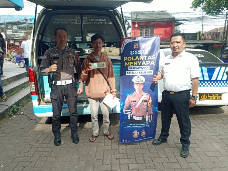 ‎Polantas Menyapa di Samsat Cibadak dan Pelabuhan Ratu, Kabupaten Sukabumi Dorong Pelayanan Prima dan Kamtibmas Kondusif