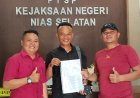 Kejari Nias Selatan Limpahkan Lapdu Dugaan Korupsi Proyek Bantuan Pemerintah Program Revitalisasi SD Negeri 071185 Lolowau di Inspektorat untuk Audit