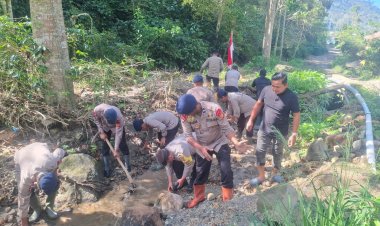 Polres Aceh Tengah–Brimob Polda Aceh Bergerak Pulihkan Fasilitas Umum dan Aliran Sungai Warga