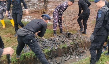 Brimob Metro Jaya Gelar Kerja Bakti "Jaga Jakarta Bersih" di Danau Cincin, Jakarta Utara.