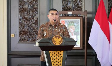 ‎ ‎KKN Pertanahan Sejalan dengan Arahan Presiden Prabowo, Wamen Ossy: Peningkatan SDM sebagai Fondasi Pembangunan Nasional