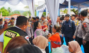 Tinjau Huntara dan Beri Bantuan Buat Korban Bencana di Tapanuli Tengah, Titiek Soeharto Apresiasi Polri