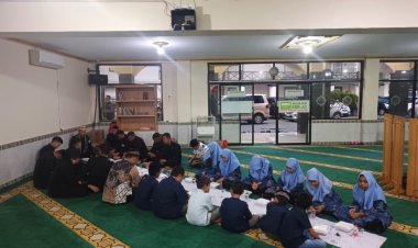 Brimob Metro Jaya Tebar Kepedulian, Gelar Buka Puasa Bersama dan Santunan Anak Yatim