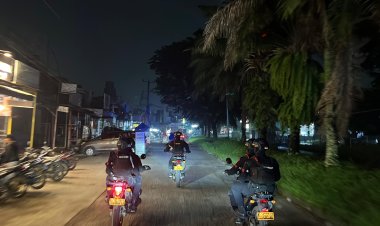 ‎Jaga Kondusivitas Malam Hari, Tim Patroli Brimob Batalyon D Pelopor Intensifkan Patroli Antisipasi Tawuran dan Balap Liar di Kab. Bekasi
