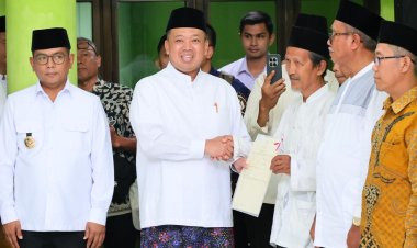 ‎Serahkan 13 Sertipikat di Banten, Menteri ATR/Kepala BPN Ajak Organisasi Keagamaan “Keroyok” Percepatan Sertipikasi Tanah Wakaf