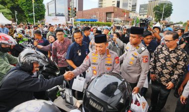 ‎Bagikan Takjil dan Buka Puasa Bersama Bareng Wartawan, Kapolri : Suara Media Suara Publik