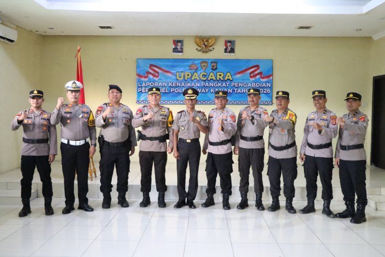 Wakapolres Way Kanan Pimpin Upacara Kenaikan Pangkat Pengabdian AKP Herwin Afrianto