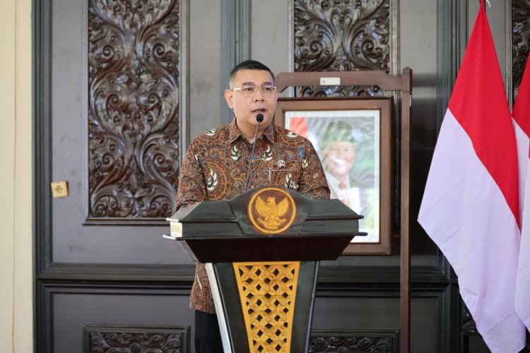 ‎ ‎KKN Pertanahan Sejalan dengan Arahan Presiden Prabowo, Wamen Ossy: Peningkatan SDM sebagai Fondasi Pembangunan Nasional