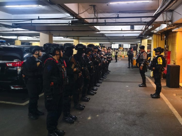 Patroli Gabungan Brimob Polda Metro Jaya Amankan Kendaraan dan Alat Mencurigakan di Rawamangun