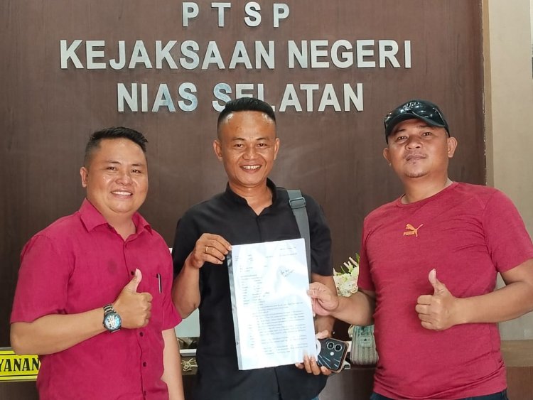Kejari Nias Selatan Limpahkan Lapdu Dugaan Korupsi Proyek Bantuan Pemerintah Program Revitalisasi SD Negeri 071185 Lolowau di Inspektorat untuk Audit