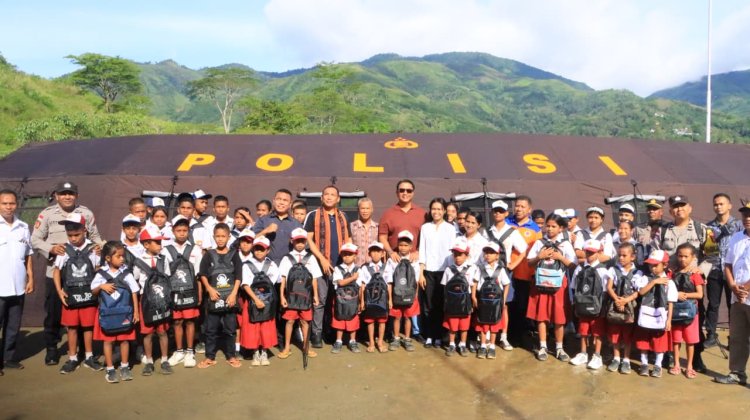 Wakapolda NTT Tinjau SMP Negeri 48 Sa Ate Gaikiu, Dirikan Tenda Darurat dan Salurkan Bantuan Pendidikan