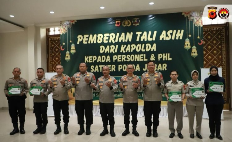 ‎Polda Jawa Barat Berikan Tali Asih Kepada Personel dan PHL, Wujud Kepedulian Pimpinan Terhadap Jajaran