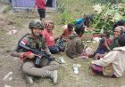 Patroli Humanis di Intan Jaya, Satgas Ops Damai Cartenz Duduk dan Berdialog dengan Warga