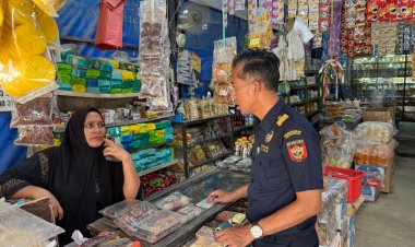 Cegah Peredaran Rokok Ilegal, Bea Cukai Langsa Edukasi Pedagang dan Masyarakat