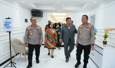 *Perkuat Kebijakan Berbasis Data, Wakapolri Komjen Pol. Dedi Prasetyo Rilis Dua Buku*