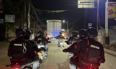 Tim Patroli Brimob Batalyon D Pelopor SatBrimob Polda Metro Jaya Intensifkan Patroli Malam, Wilayah Kabupaten Bekasi Dipastikan Kondusif