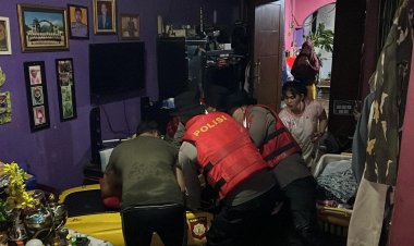 Warga Terdampak Banjir Hubungi Layanan 110, Dit Samapta PMJ Evakuasi Warga Terdampak Banjir di Ciracas