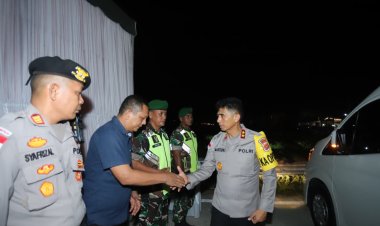 Pastikan Arus Balik Lancar, Kapolres Pidie Dampingi Kapolda Aceh di Tol Padang Tiji