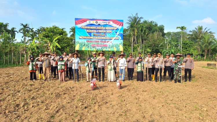 Kapolres Pidie Bersama Muspida Tanam Jagung di Keumala, Dukung Swasembada Pangan 2026