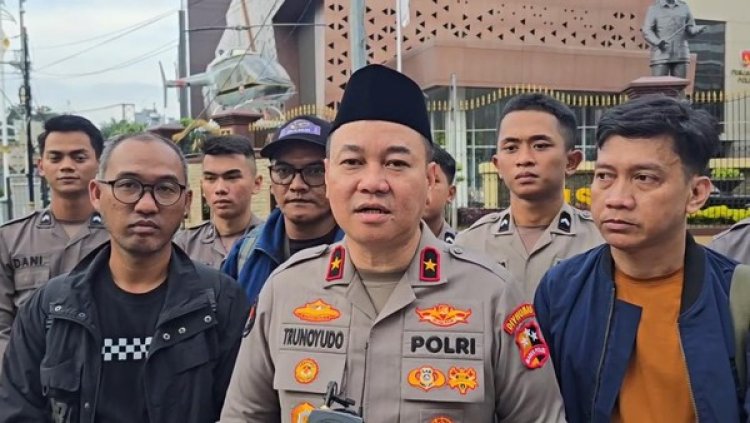 ‎Polri dan Jurnalis Bagikan 1.500 Takjil kepada Masyarakat di Sekitar Mabes Polri