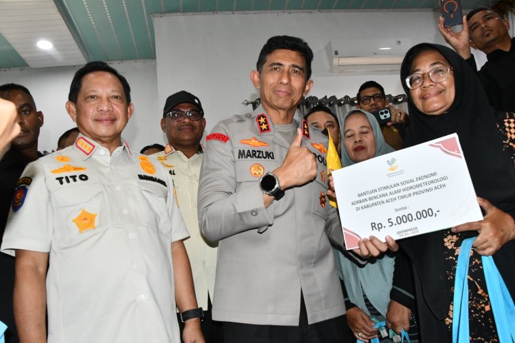 Kapolda Aceh Hadiri Penyerahan Bantuan oleh Mendagri dan Mensos bagi Korban Banjir di Aceh Timur