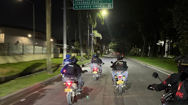 Patroli Brimob Batalyon D Pelopor Ciptakan Situasi Kondusif di Wilayah Kabupaten Bekasi