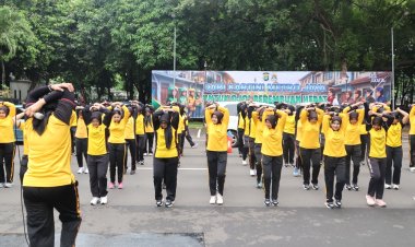 Polwan Polda Metro Jaya Rayakan Hari Kartini dengan Olahraga dan Aksi Bersih Lingkungan