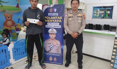 Satlantas Sukabumi Hadirkan "Polantas Menyapa", Layani Administrasi Kendaraan di Samsat Dengan Pendekatan Humanis