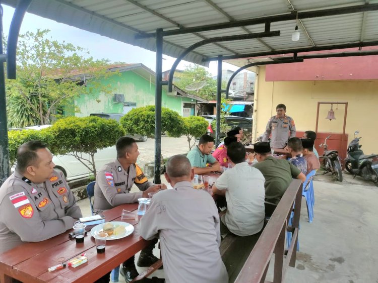 Perkuat Sinergi, Kapolsek Muara Satu Silaturrahmi Bersama Geuchik Bahas Antisipasi Guantibmas