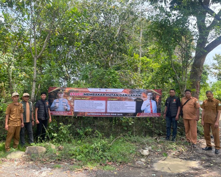 Pendekatan Humanis, Polres Pidie Jaya Bersama DLHK Aceh Sosialisasikan Bahaya Karhutla