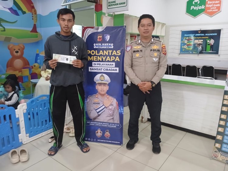 Satlantas Sukabumi Hadirkan "Polantas Menyapa", Layani Administrasi Kendaraan di Samsat Dengan Pendekatan Humanis