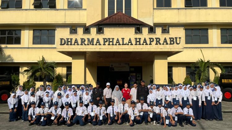 Brimob Polda Metro Jaya Latih Kepemimpinan Siswa SMPN 5 Cikarang Timur di Batalyon D Pelopor