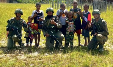 Jalin Keakraban dengan Warga, Satgas Ops Damai Cartenz Gelar Patroli Dialogis di Serambakon