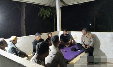 Kapolres Way Kanan Sambangi Warga Kampung Sriwijaya di Pos Ronda