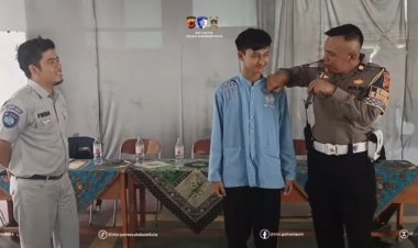 Satlantas Polres Sukabumi Kota Gelar Police Goes to School, Tanamkan Kesadaran Keselamatan Berlalu Lintas di Kalangan Pelajar