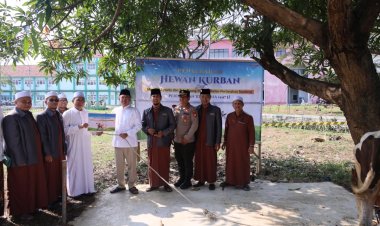 Semarak Iduladha 1447 H, Menteri Nusron Salurkan Hewan Kurban ke Pondok Pesantren Attaqwa