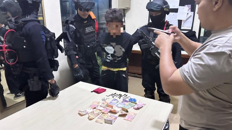 Patroli Brimob Yon D Pelopor Amankan Pelaku Curanmor Saat Patroli Rayonisasi di Kabupaten Bekasi